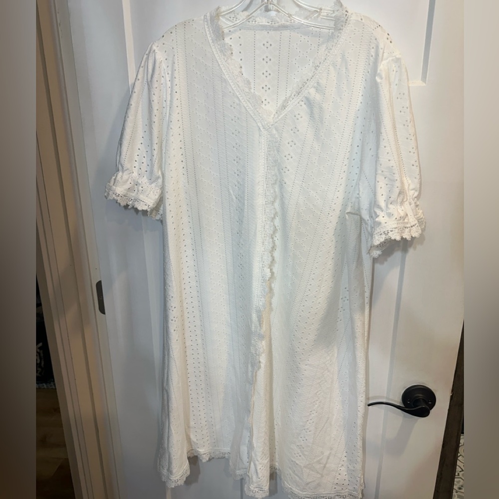 SHEIN curve, white lace dress. Size 0XL. NWT